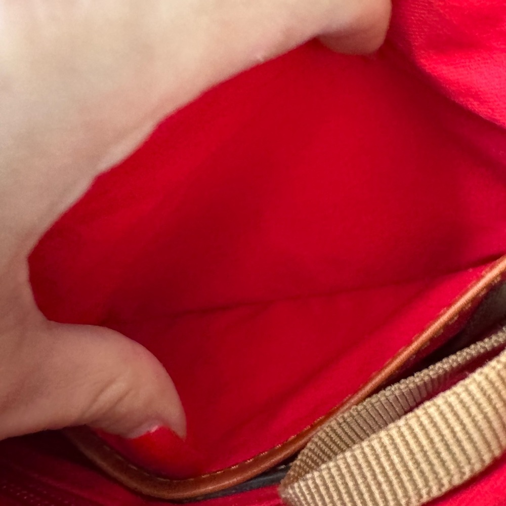 Dooney & Bourke Black Crossbody Bag‎ with Adjustable Strap - Picture 9 of 13
